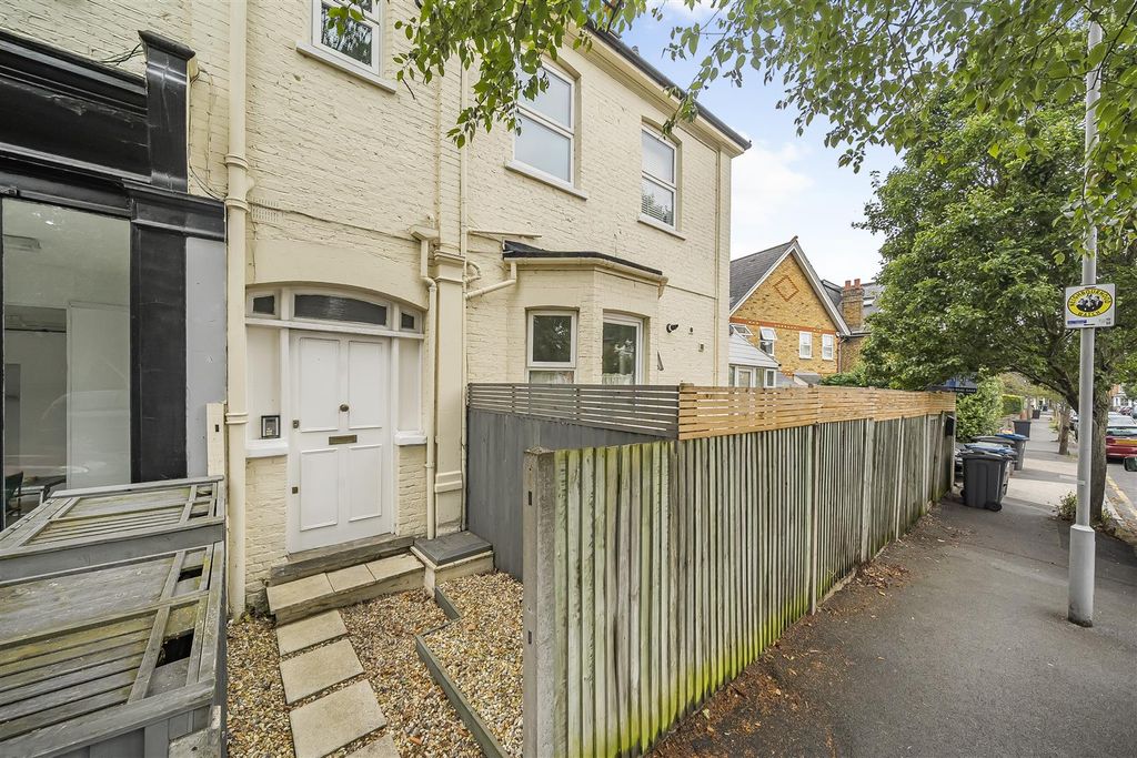Property photo 1 of 7