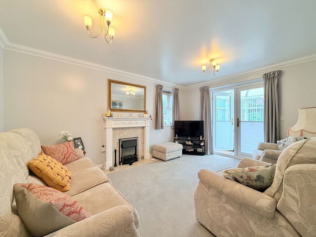 Property photo 2 of 17