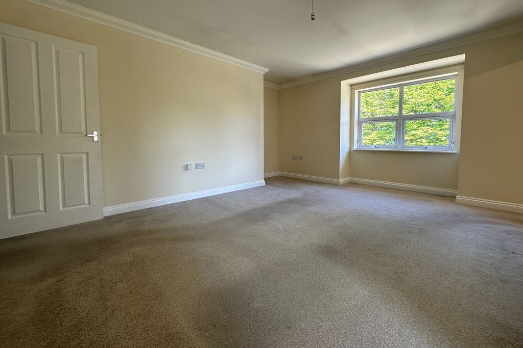 Property photo 3 of 10 Photo 6
