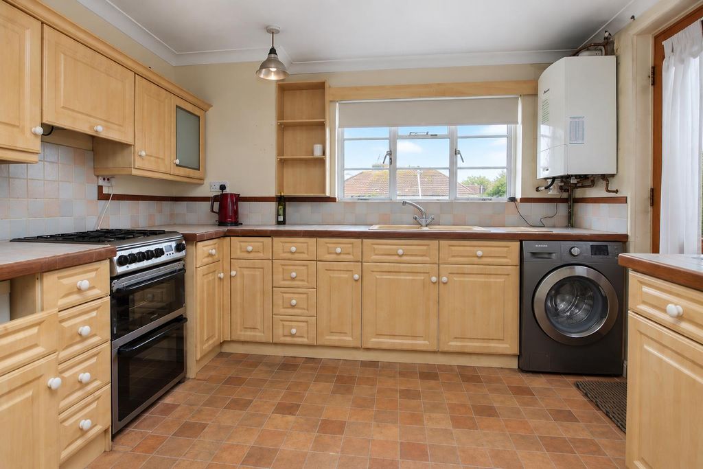 Property photo 2 of 10 B3d87Ae2-F5B9-4317-9A8c-F3ee563F5B24.Png