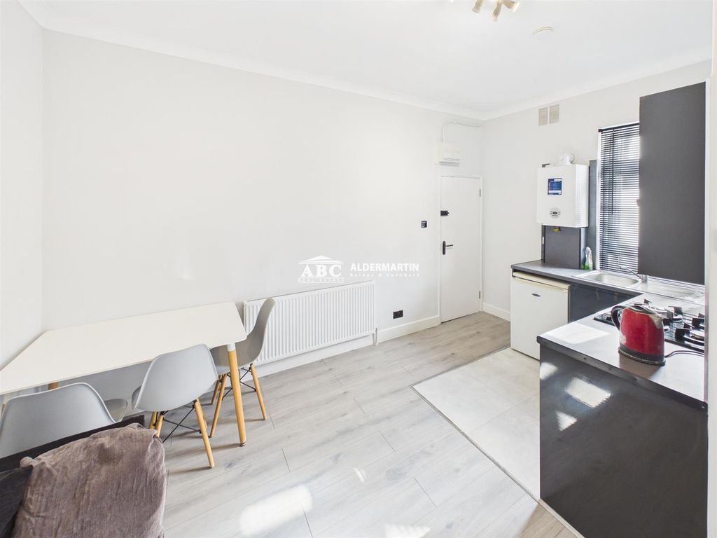 Property photo 3 of 9 Cam03215G0-Pr0105-Still004.Jpg