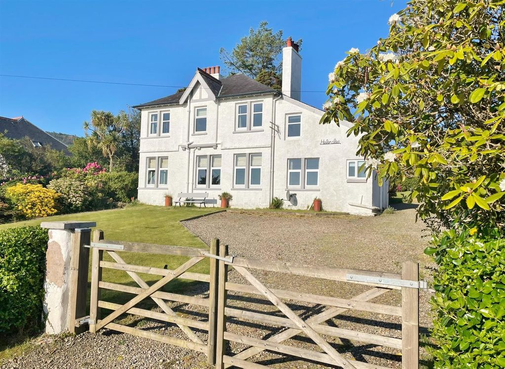 Property photo 3 of 88 Helenslea Front