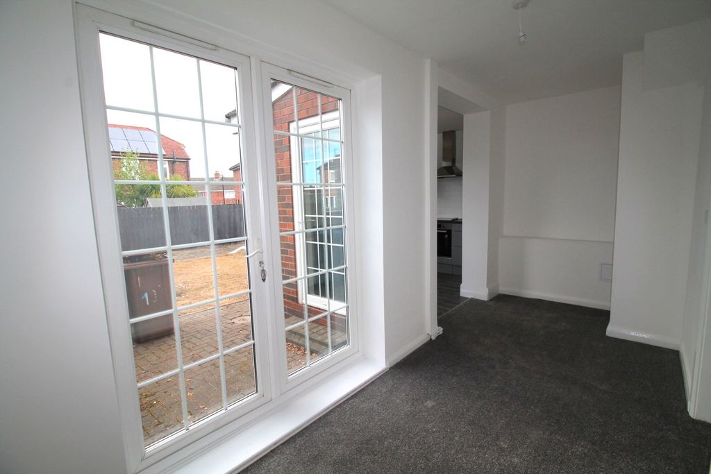 Property photo 3 of 8 Img_1356