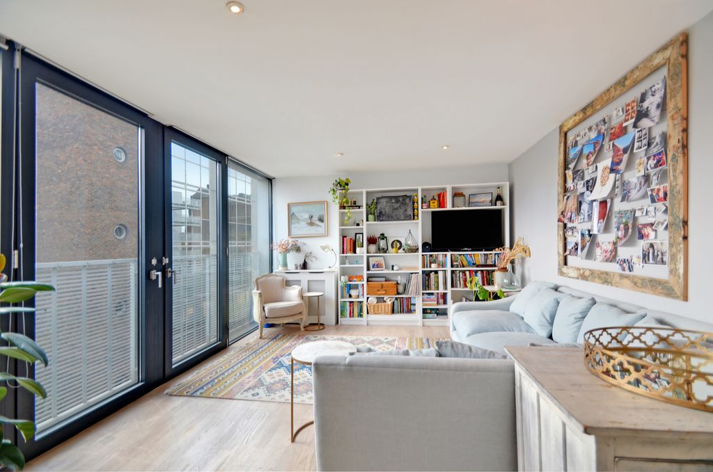 Property photo 3 of 14 Hester Road (3).Jpg