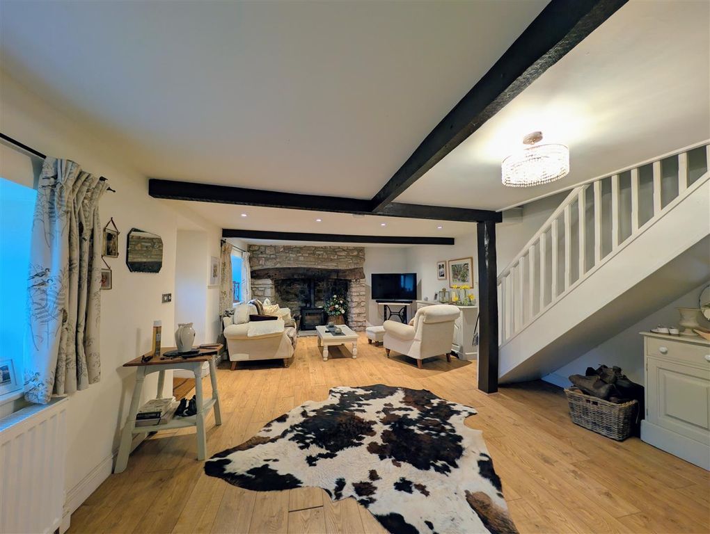 Property photo 3 of 25