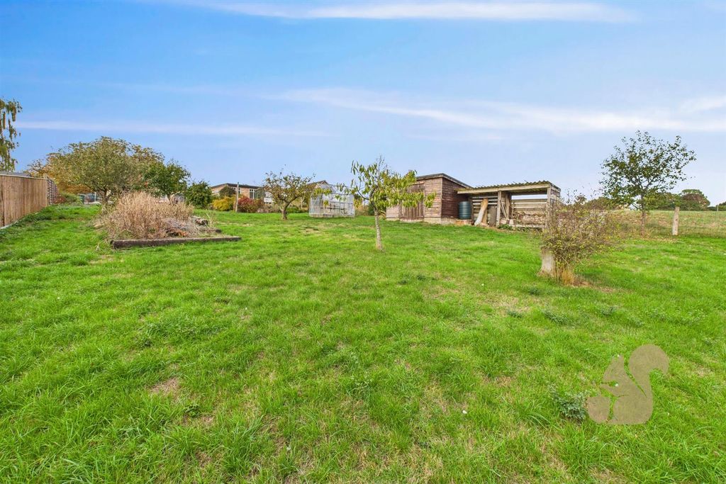 Property photo 3 of 16 Garden