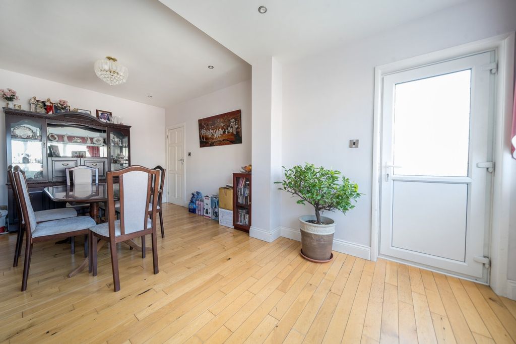 Property photo 3 of 14 Picture No. 26