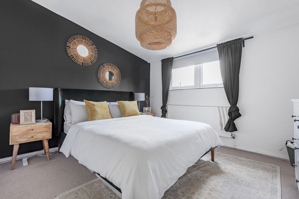 Property photo 3 of 8 857464 (4)