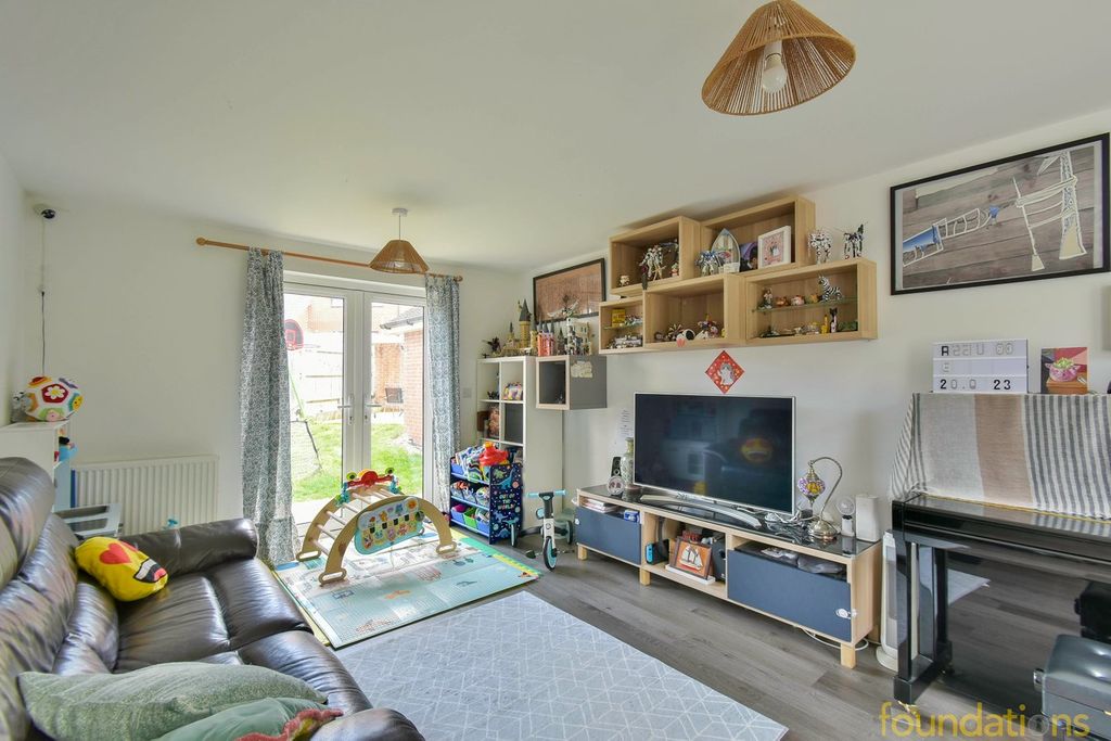 Property photo 3 of 17