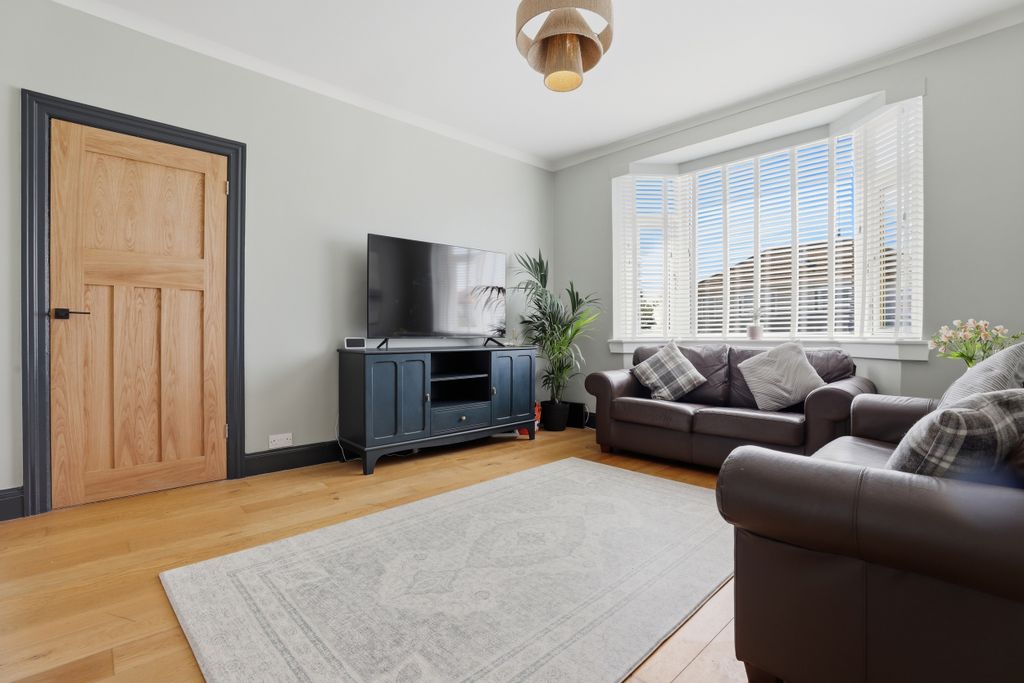 Property photo 2 of 31