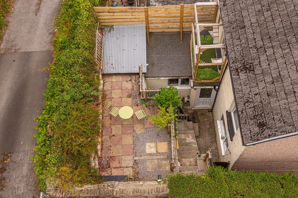 Property photo 3 of 42