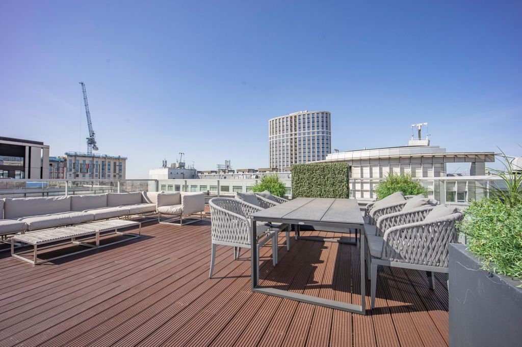 Property photo 3 of 17