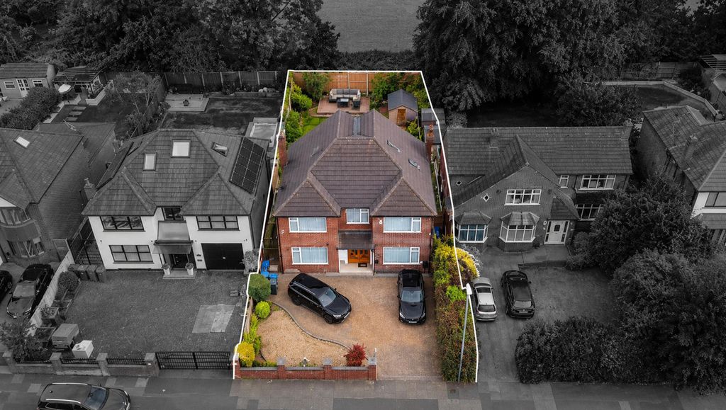 Property photo 2 of 39