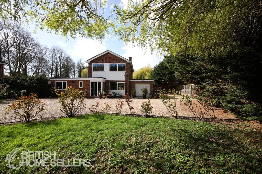 Property photo 2 of 34 Picture No. 15