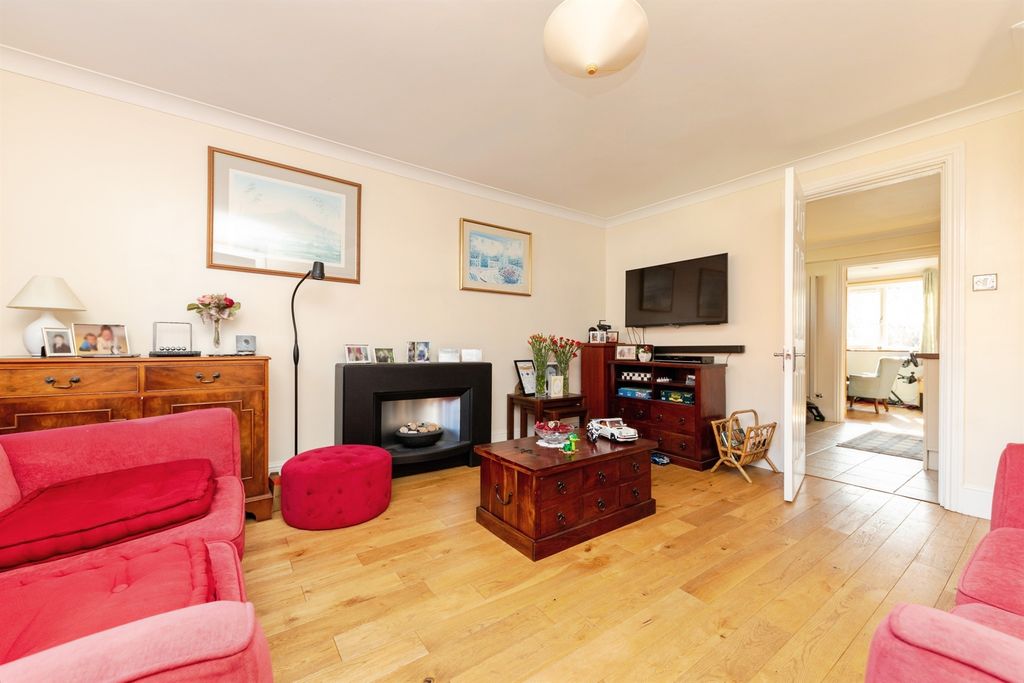 Property photo 3 of 17