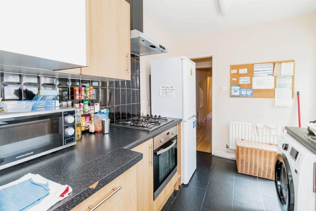 Property photo 3 of 9 02Aa9Dedfe5Bd2994993F92B00d4Faa7.Jpeg