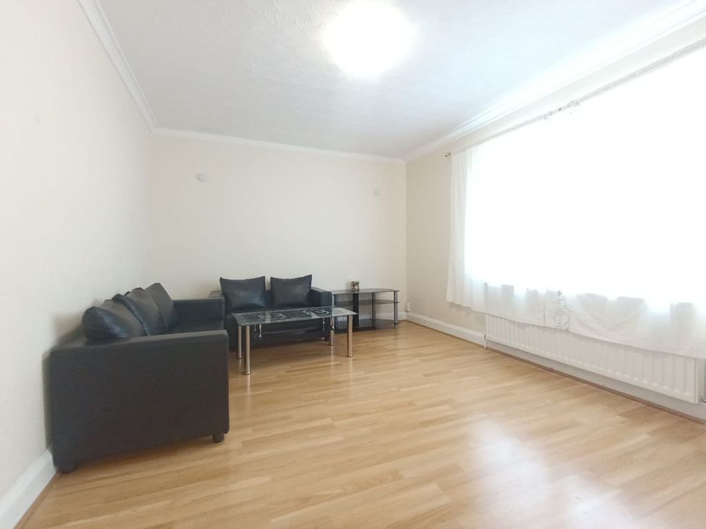 Property photo 2 of 20