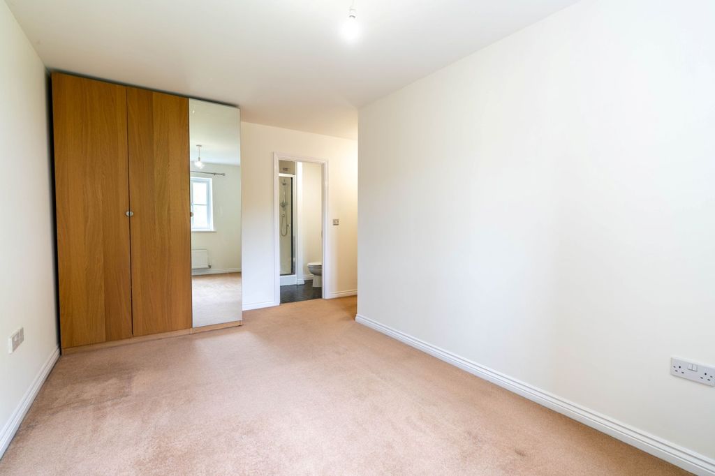 Property photo 3 of 7