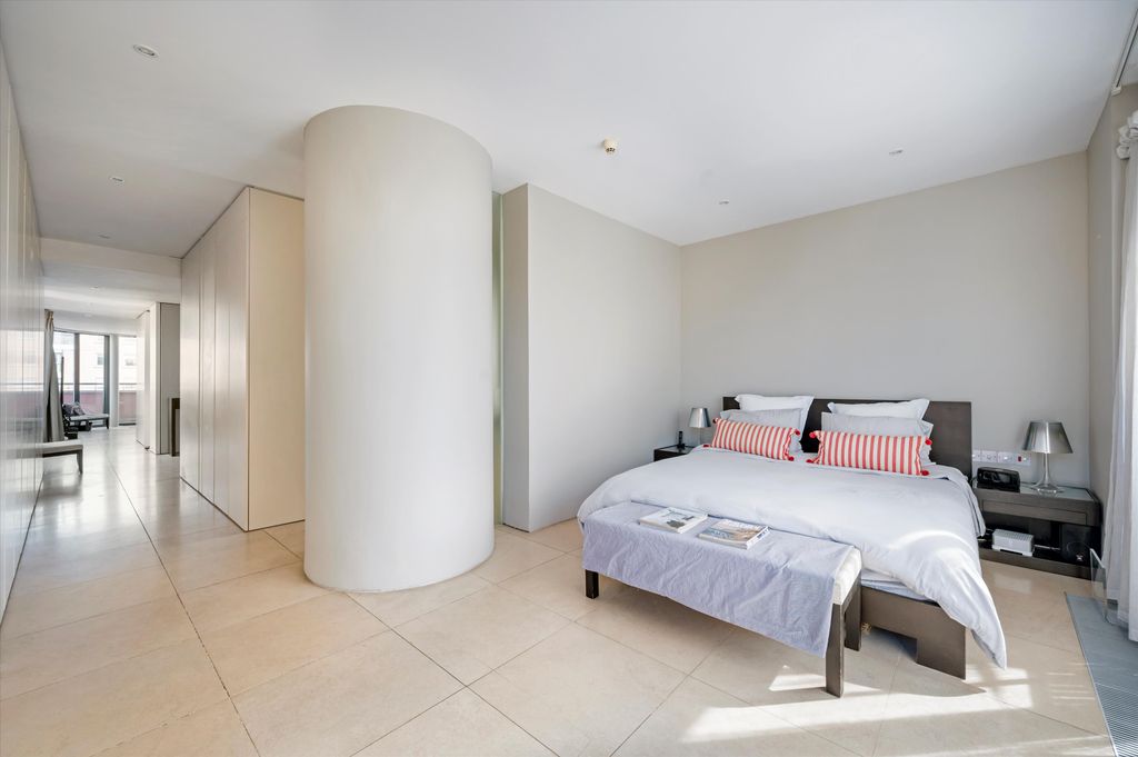 Property photo 3 of 33 Image