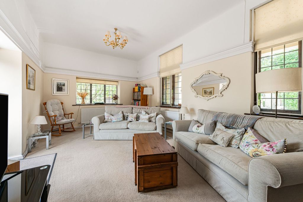 Property photo 2 of 28 Sitting Room