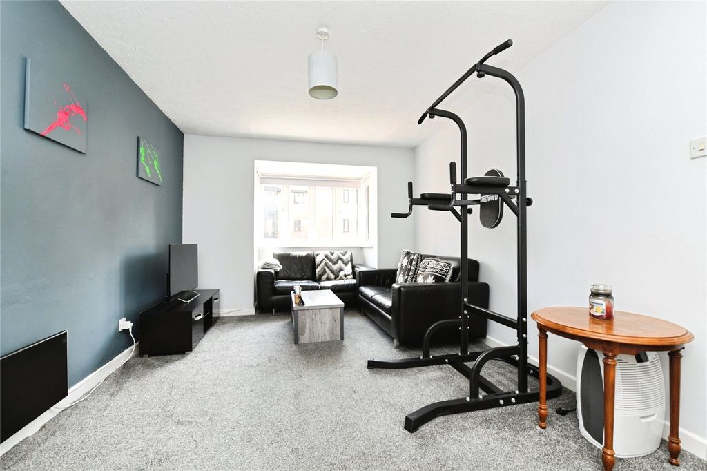 Property photo 2 of 12 Picture No. 04