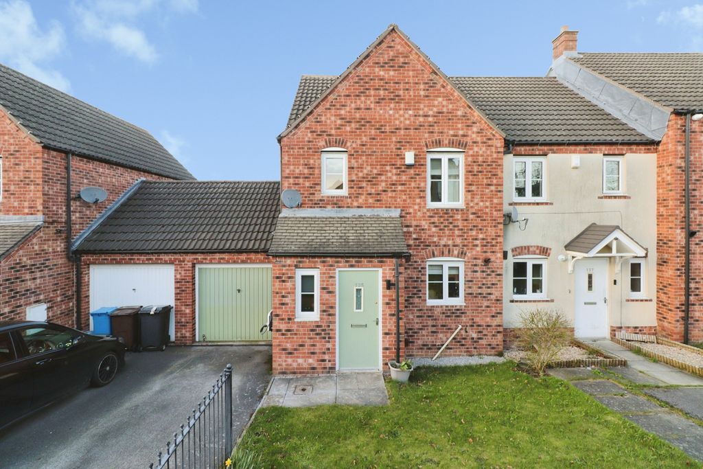 Property photo 2 of 15 Front View