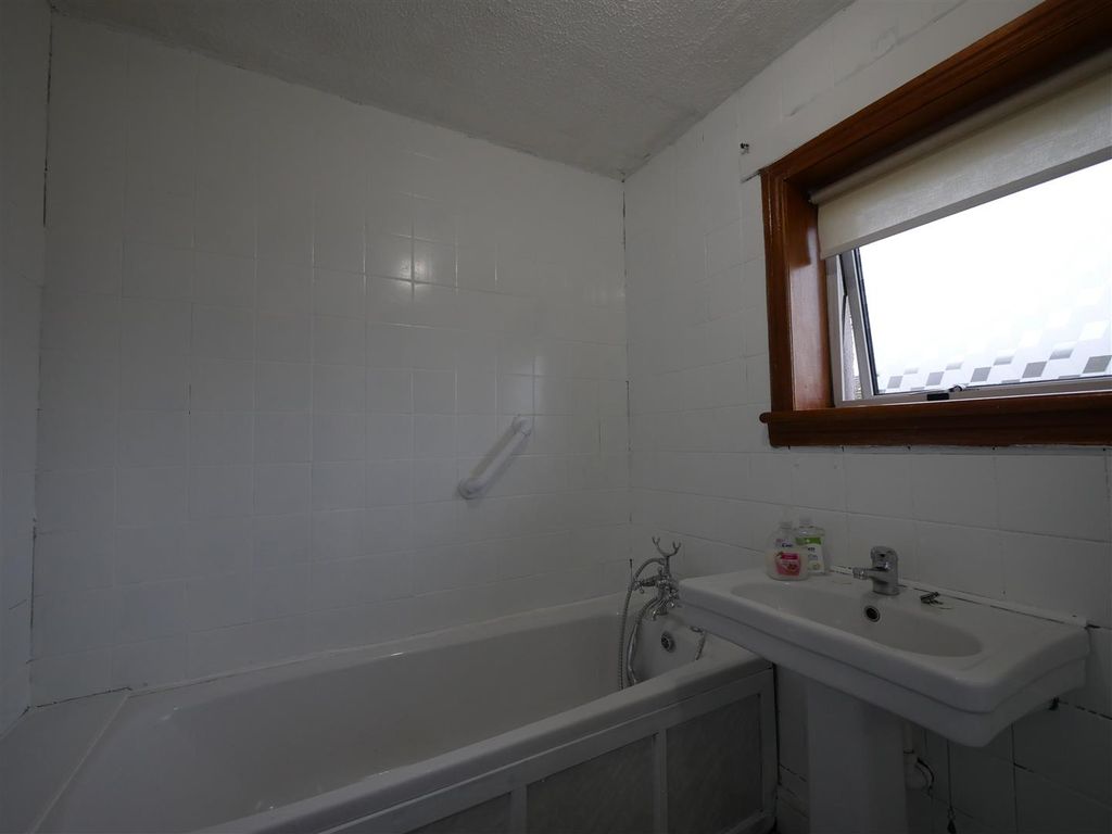 Property photo 3 of 8 P2050175.Jpg