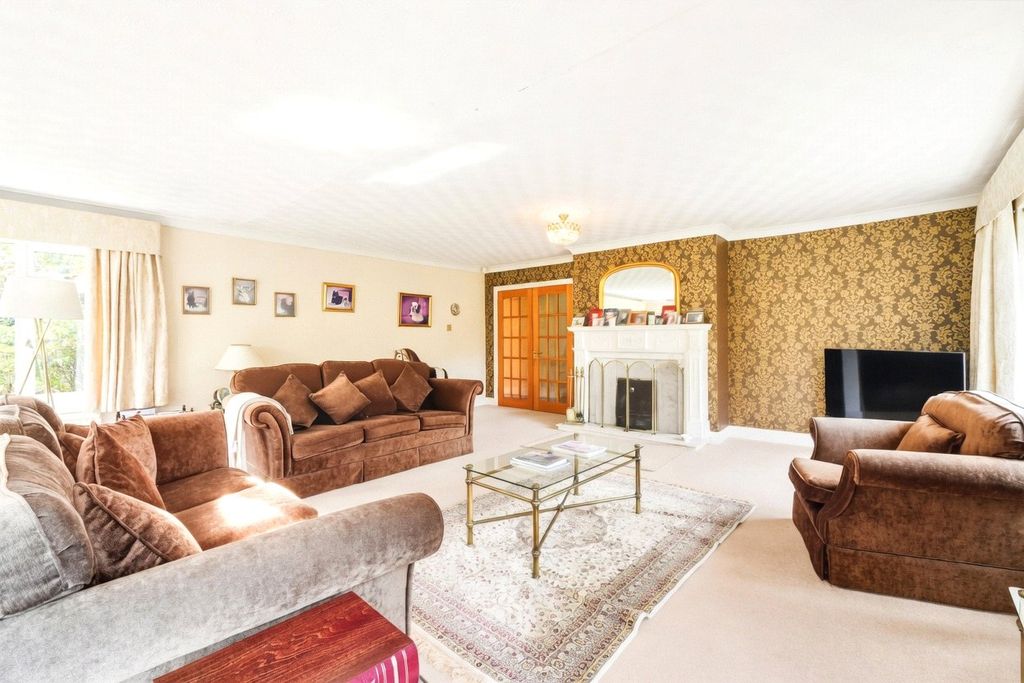 Property photo 3 of 20 Sitting Room