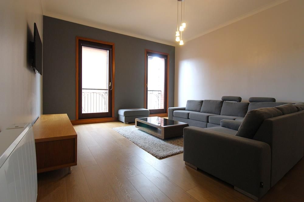 Property photo 2 of 16 Lounge Alt