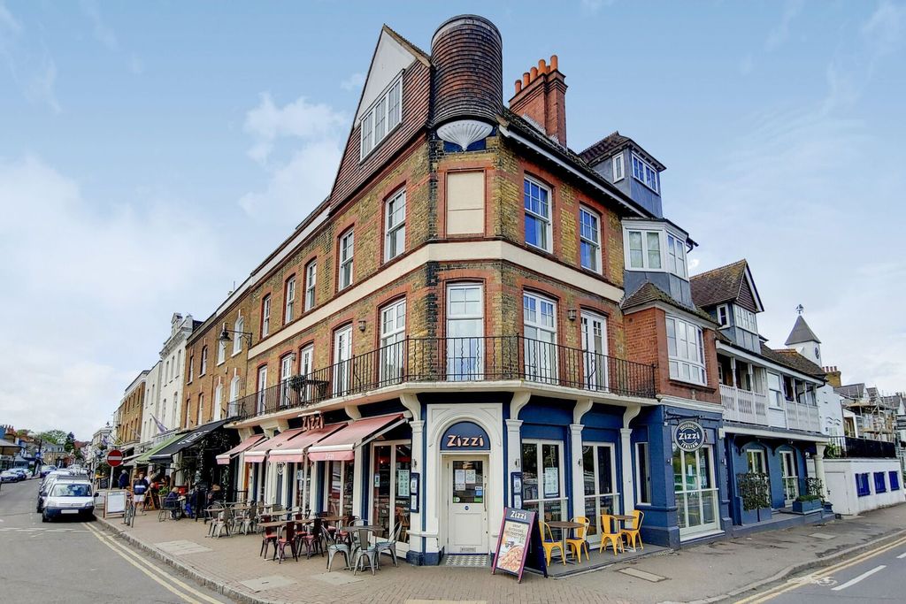 Additional image 20 of 3 bed flat for saleBridge Road, Hampton Court, East Molesey KT8