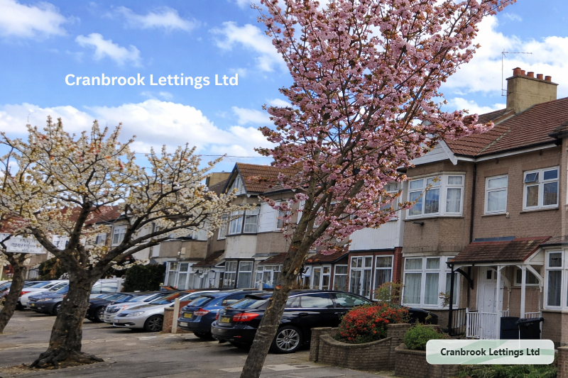 Property photo 1 of 1 Spacious Three-Bedroom In Roll Gardens, Ilford Ig2