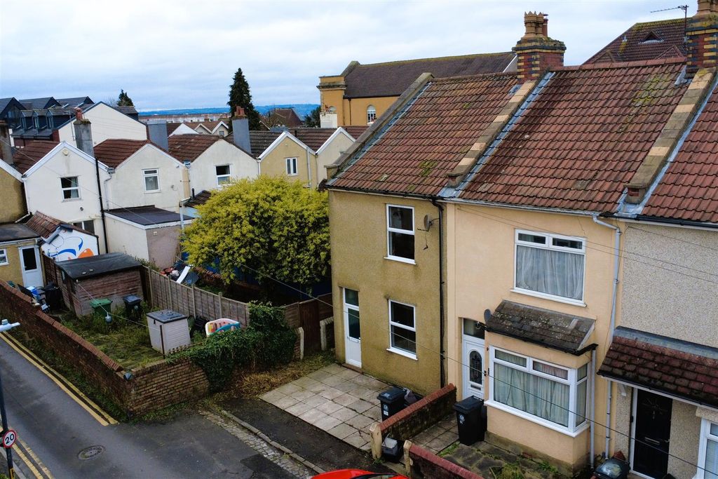 Property photo 2 of 33 92 Victoria Park, Kingswood, Bristol Bs15 1Rz | Fr