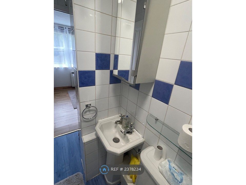 Property photo 3 of 6 Bathroom