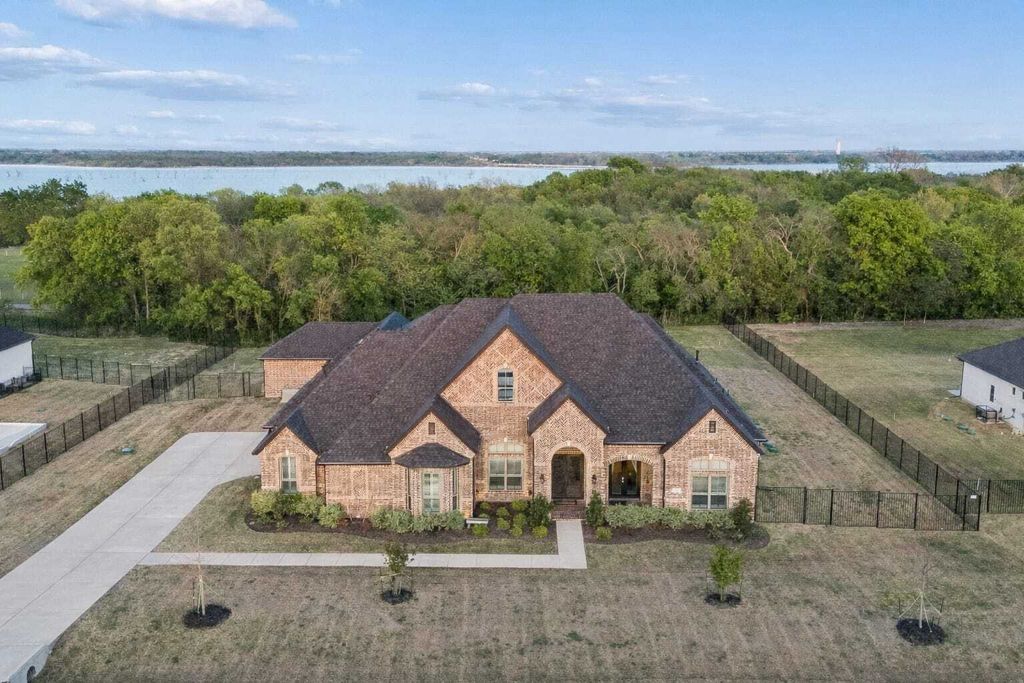 Property photo 1 of 31