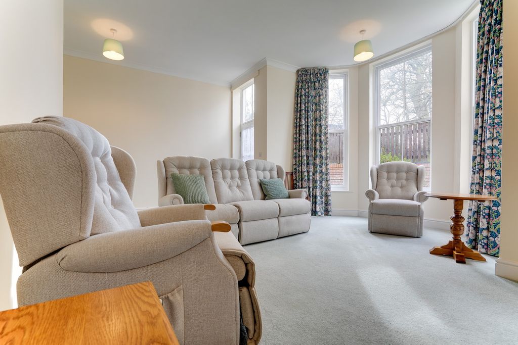 Property photo 2 of 14