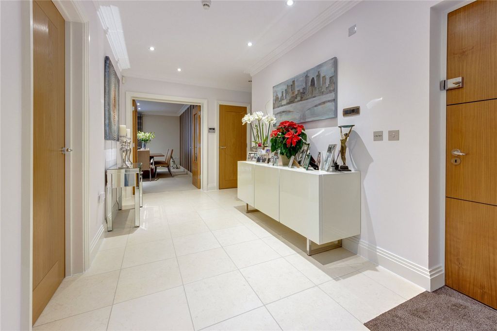 Property photo 3 of 29 Picture No. 09