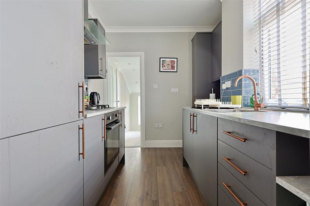 Property photo 2 of 20 Ae5Be852-44B1-49B0-B222-Cbad1F6C904C_1_201_A.Jpeg