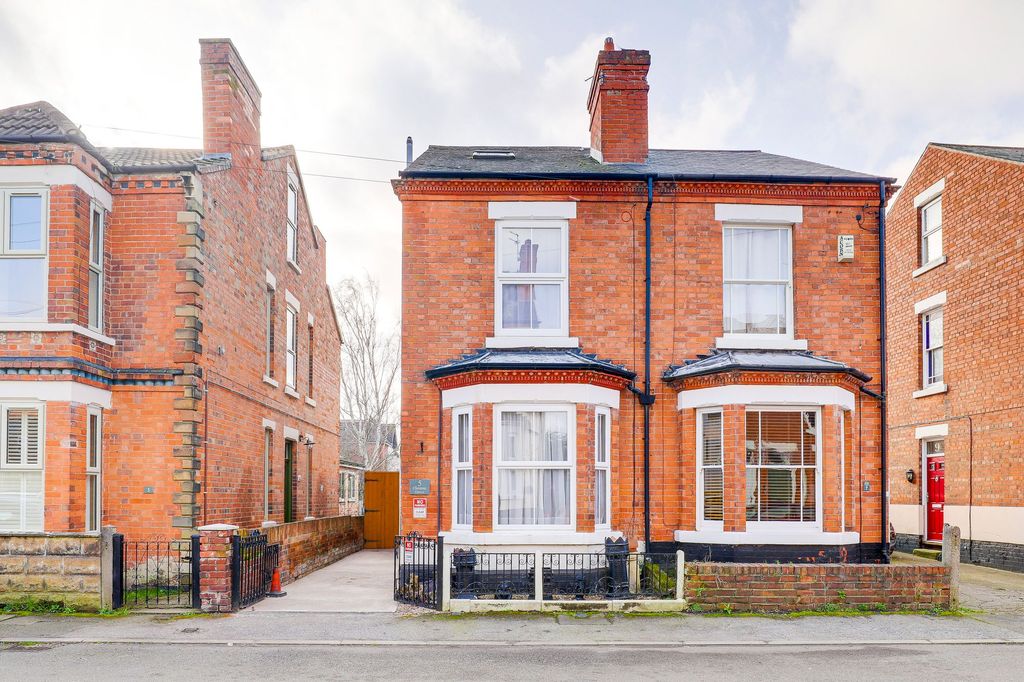 Property photo 1 of 29