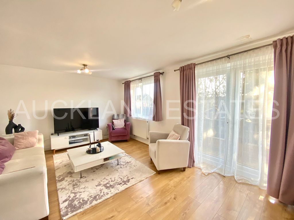 Property photo 2 of 9