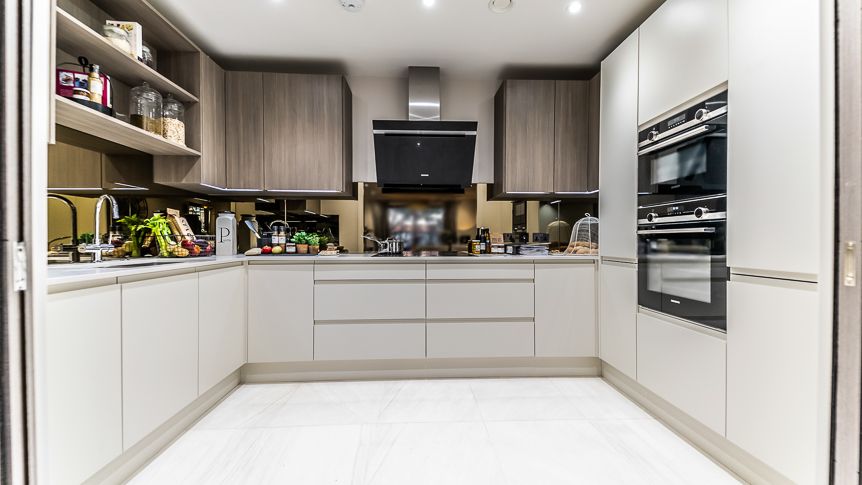 Property photo 2 of 10 Kitchen