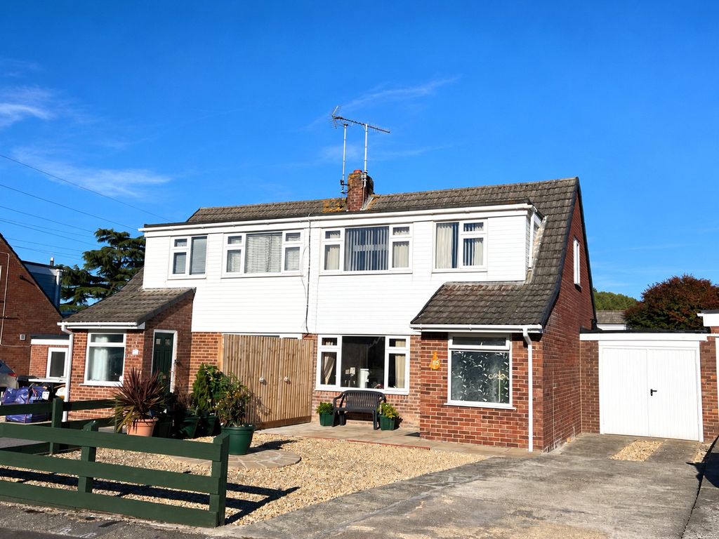 Property photo 1 of 13 External