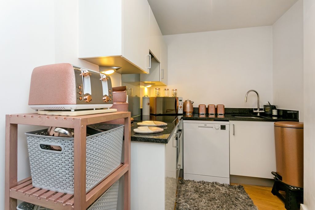Property photo 3 of 6 Kitchen