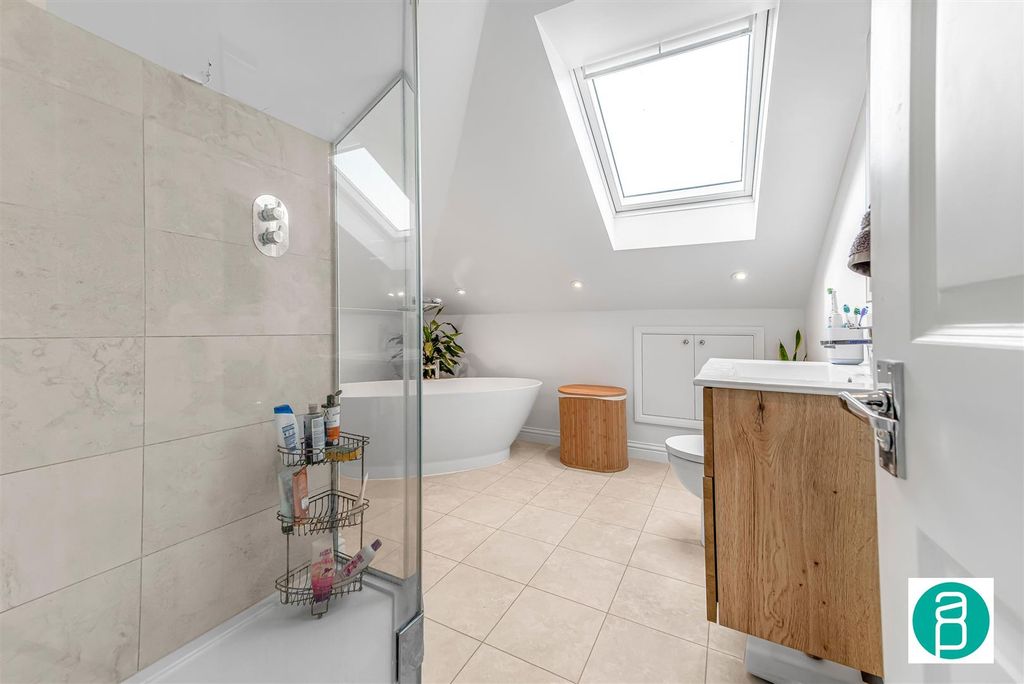Property photo 3 of 9 3_32_Thornton_Hill-15.Jpg