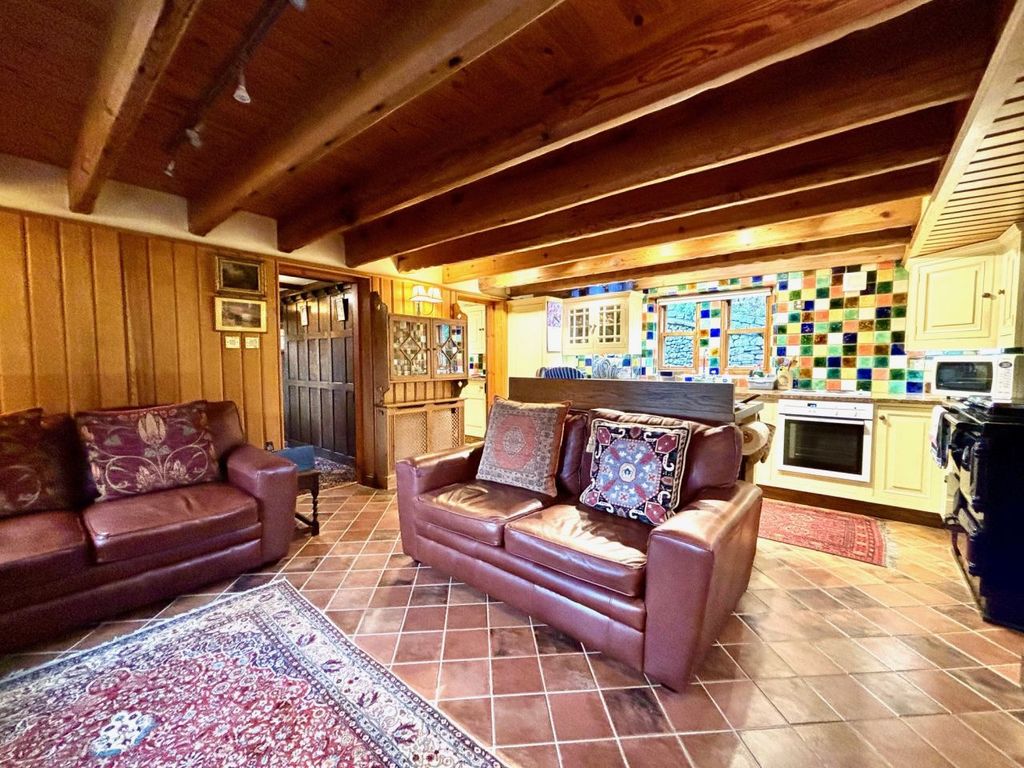 Property photo 3 of 33