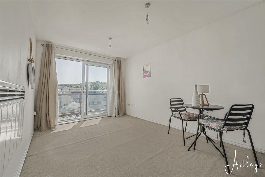 Property photo 3 of 10 Open Plan Living