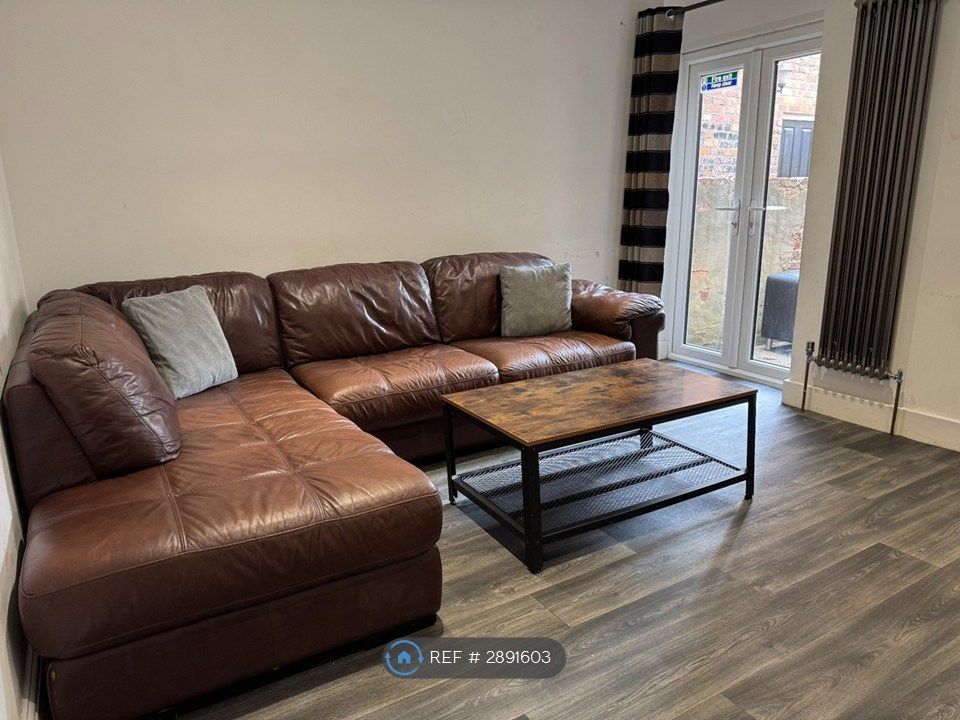 Property photo 3 of 10 Lounge
