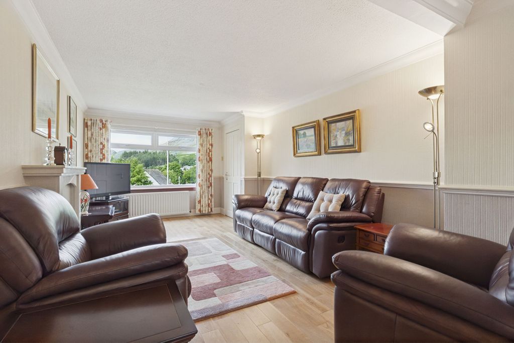 Property photo 2 of 30