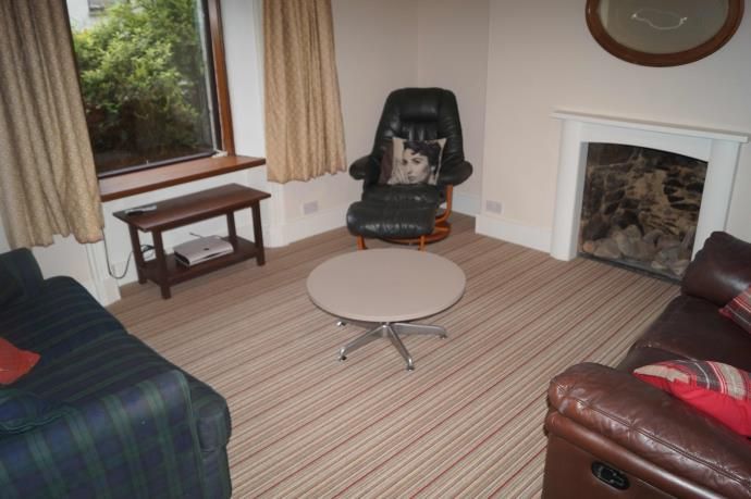 Property photo 1 of 9 Lounge