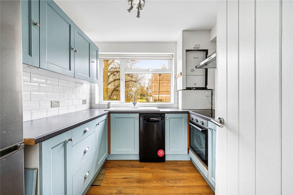 Property photo 1 of 8 Kitchen