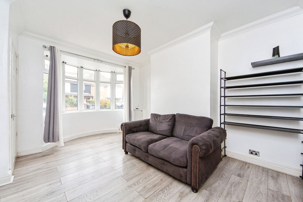 Property photo 3 of 19 Pbox-Img.Jpg